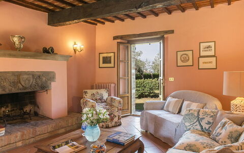 Casa Torrione 14: Mueble, Pared, Casa, Diseño De Interiores, Casa, Piso, Mesa, Silla, Habitación, Sala
