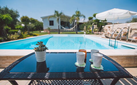 Villa Ferradina 4+2: Piscina, Recurso, Ocio, Mueble Para Exteriores, Eco Hotel, Inmuebles, Vacaciones, Hacienda, Villa, Paraguas