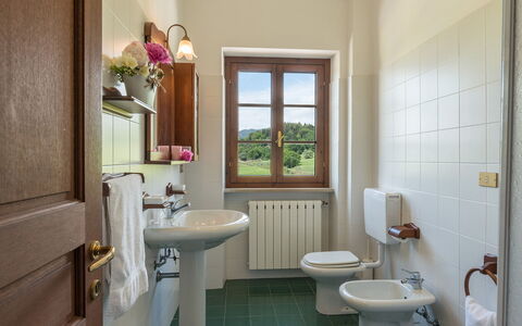Podere Calcheto 14: Diseño De Interiores, Piso, Habitación, Suelo, Techo, Arreglo De Tubería, Grifo, Plomería, Marco, Planta De Casa