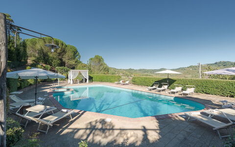 Villa Ginestraio 14: Piscina, Mueble Para Exteriores, Sunlounger, Recurso, Paraguas, Thermae, Eco Hotel, Sombra, Silla, Ciudad De Vacaciones