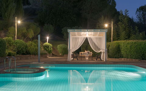 Villa Ginestraio 14: Piscina, Recurso, Mueble, Ocio, Eco Hotel, Sombra, Mueble Para Exteriores, Silla, Hotel, Planta De Casa