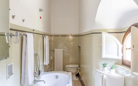 Torre di Paciano 10+2: Diseño De Interiores, Piso, Arreglo De Tubería, Suelo, Techo, Grifo, Encendiendo, Baño, Plomería, Lavabo