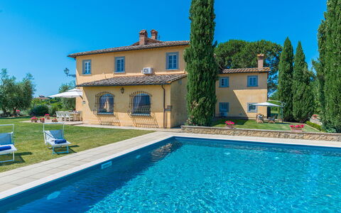Villa Pucci 12: Azul, Piscina, Inmuebles, Jardín, Villa, Paisajismo, Hacienda, Mansión, Casa De Campo