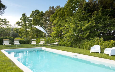 Villa Sarah 10+2: Piscina, Mueble Para Exteriores, Ocio, Sombra, Material Compuesto, Jardín, Sunlounger, Recurso, Paisajismo, Eco Hotel