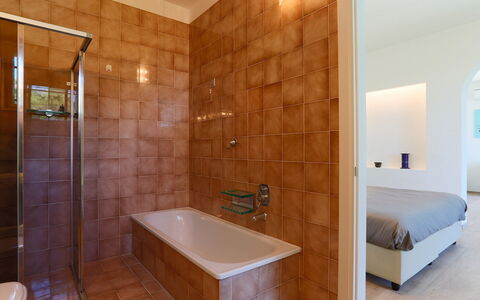 Villa Sarah 10+2: Piso, Pared, Diseño De Interiores, Suelo, Arreglo De Tubería, Baño, Techo, Encendiendo, Plomería, Habitación