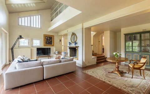 Villa Ninfeo 10+4: Diseño De Interiores, Mueble, Piso, Suelo, Pared, Sofá, Techo, Madera, Sala, Habitación