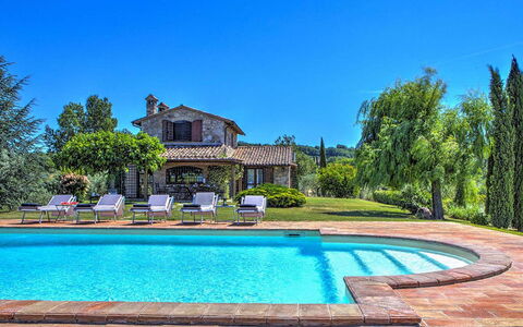 Casal del Salice 10: Azul, Piscina, Inmuebles, Casa De Campo, Villa, Hacienda, Paisajismo, Eco Hotel, Mansión