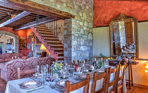 Casal del Salice 10: Mueble, Pared, Mesa, Silla, Diseño De Interiores, Casa, Piso, Cocina Y Comedor Mesa, Techo, Comedor