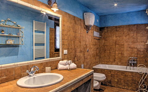 Casal del Salice 10: Mueble, Diseño De Interiores, Piso, Arreglo De Tubería, Suelo, Pared, Lavabo Del Baño, Baño, Lavabo, Madera