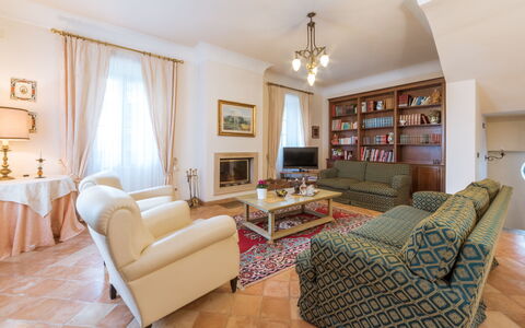 Borgo Colle Ridente 13: Diseño De Interiores, Mueble, Piso, Suelo, Techo, Habitación, Sofá, Sala, Encendiendo, Casa