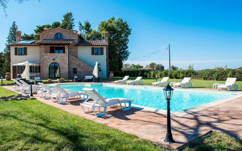 La Torre dei Fagiani 8+2: Piscina, Inmuebles, Hacienda, Recurso, Villa, Hotel, Mansión, Mueble Para Exteriores, Eco Hotel, Casa De Campo