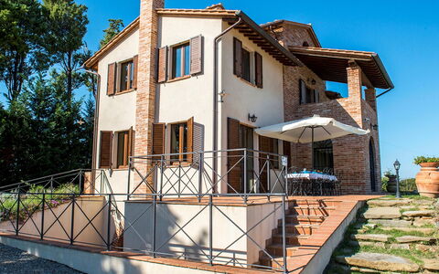 La Torre dei Fagiani 8+2: Casa, Cabaña, Balcón, Villa, Escalera