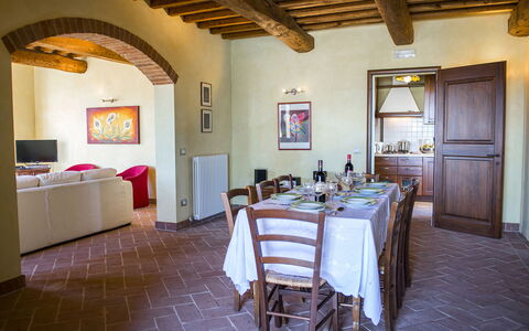 La Torre dei Fagiani 8+2: Mueble, Pared, Diseño De Interiores, Piso, Mesa, Techo, Suelo, Silla, Habitación, Comedor