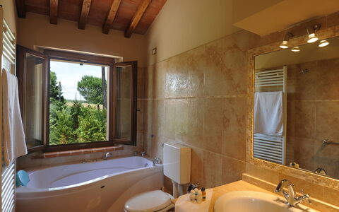 La Torre dei Fagiani 8+2: Pared, Piso, Diseño De Interiores, Arreglo De Tubería, Suelo, Encendiendo, Mueble, Casa, Baño, Grifo