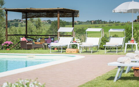 Poggio Vistabella 10: Piscina, Mueble Para Exteriores, Recurso, Mueble, Jardín, Sunlounger, Césped, Sombra, Eco Hotel, Patio Interior