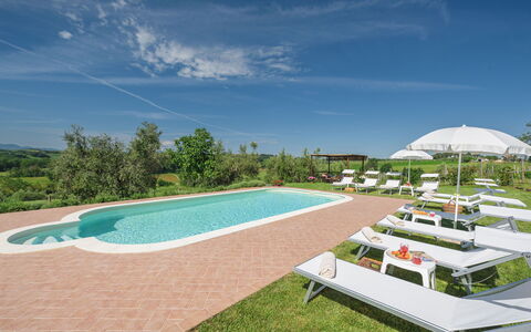 Poggio Vistabella 10: Piscina, Jardín, Césped, Mueble Para Exteriores, Casa De Campo, Inmuebles, Yarda, Paisajismo, Hacienda, Recurso