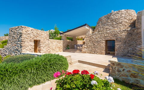 Tenuta Scialandre 10: Pared, Arquitectura, Pared De Piedra, Jardín, Inmuebles, Paisajismo, Villa, Casa De Campo, Mansión, Losa