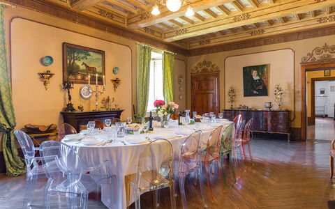 Villa Lemura 16+4: Silla, Cocina Y Comedor Mesa, Suelos De Madera, Comedor, Planta De Casa, Salón, Restaurante, Hotel, Candelabro, Manteles