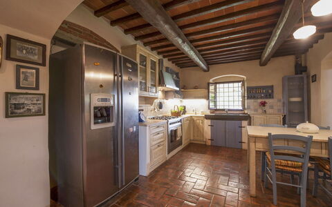 Buca delle Fate 8: Mueble, Diseño De Interiores, Piso, Pared, Cocina, Madera, Gabinetes, Suelo, Techo, Aparato De Cocina