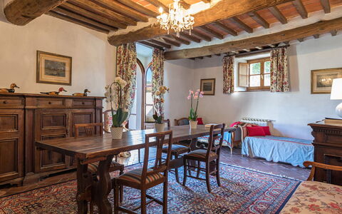 Villalta 18+2: Mueble, Pared, Diseño De Interiores, Piso, Madera, Mesa, Silla, Marco, Suelo, Comedor