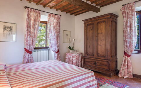 Villalta 18+2: Mueble, Cama, Diseño De Interiores, Pared, Habitación, Piso, Sábana, Lecho, Linos, Textil