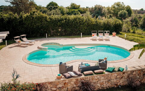 Villa Sanssouci 8: Piscina, Mueble Para Exteriores, Recurso, Material Compuesto, Ocio, Eco Hotel, Paraguas, Sunlounger, Fuente De Agua, Hacienda