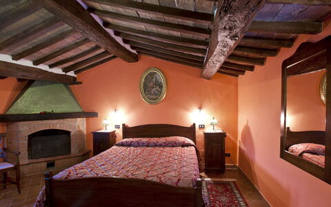 Frantusa 6+2: Pared, Mueble, Madera, Diseño De Interiores, Techo, Cama, Habitación, Casa, Suelo, Casa