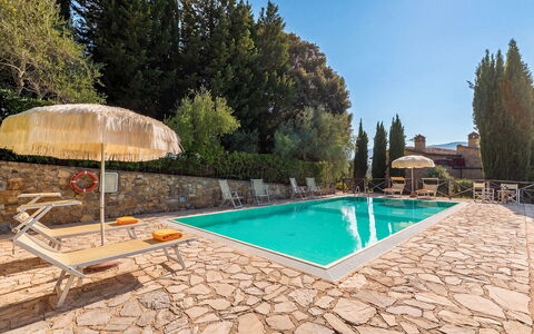 Frantusa 6+2: Piscina, Recurso, Thermae, Eco Hotel, Mueble Para Exteriores, Hotel, Villa, Hacienda, Hotel Boutique