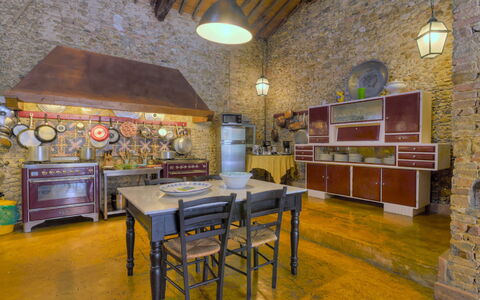 Casabianca 12: Mueble, Diseño De Interiores, Cocina, Piso, Techo, Encendiendo, Mesa, Habitación, Lámpara, Suelo