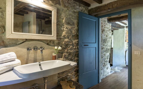 Campodalto 8: Pared, Mueble, Diseño De Interiores, Arreglo De Tubería, Piso, Lavabo Del Baño, Baño, Grifo, Suelo, Lavabo
