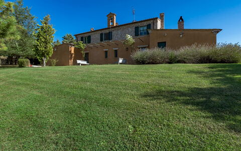 Il Podere di Fi 8: Hierba, Pradera, Llanura, Paisaje, El Terreno Del Lote, Césped, Prado, Pasto, Inmuebles