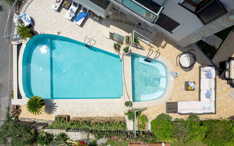 Villa Dolphin 10: Piscina, Recurso, Mueble Para Exteriores, Paraguas, Ocio, Eco Hotel, Vacaciones, Silla, Thermae, Hotel