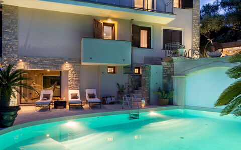 Villa Dolphin 10: Azul, Piscina, Recurso, Barrio Residencial, Casa, Eco Hotel, Inmuebles, Thermae, Hotel, Villa