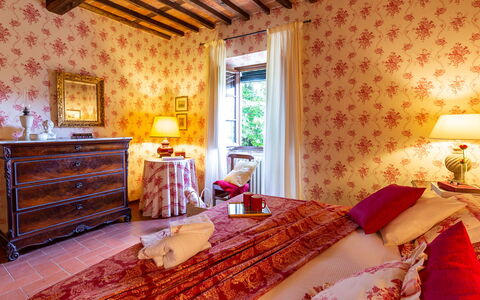 Villa Il Colle di Moriano 8: Diseño De Interiores, Casa, Mueble, Linos, Habitación, Habitación, Cama, Sábana, Hotel, Lecho