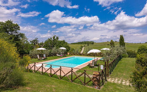 Podere Bagnolo 8: Inmuebles, Jardín, Casa De Campo, Piscina, Césped, Patio Interior, Hacienda, Yarda, Villa, Paisajismo