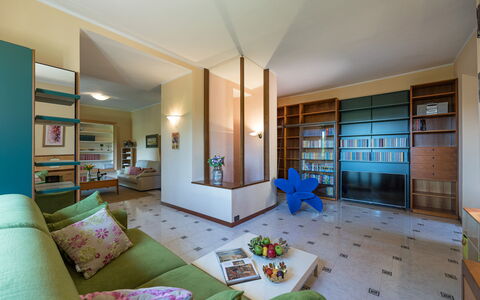Villa Joy 6: Diseño De Interiores, Piso, Mueble, Suelo, Techo, Madera, Habitación, Encendiendo, Sala, Sofá