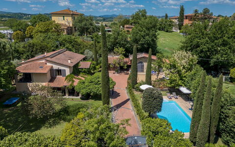 Villa Joy 6: Árbol, Barrio Residencial, Casa, Techo, Barrio, Paisaje, Arbusto, Casa, Vista Panorámica, El Terreno Del Lote