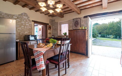 Cascina Marianna 12+4: Mueble, Pared, Cocina Y Comedor Mesa, Mesa, Diseño De Interiores, Silla, Piso, Casa, Comedor, Techo