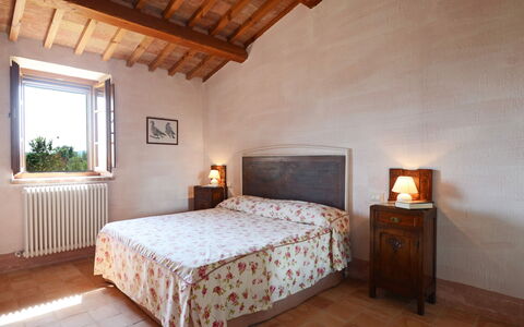 Podere Pomasciano 10: Pared, Cama, Habitación, Mueble, Sábana, Lecho, Marco De La Cama, Marco, Habitación, Diseño De Interiores