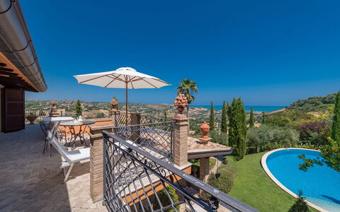 Fontespina 6: Inmuebles, Recurso, Balcón, Eco Hotel, Hacienda, Sombra, Villa, Paisajismo, Piscina, Mansión