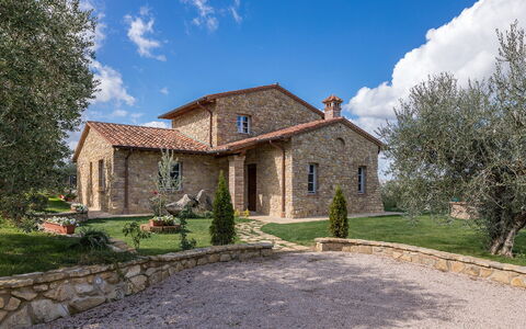 La Villetta di Dante 6: Casa, Casa, Cabaña, Techo, Nube, Paisaje, Inmuebles, El Terreno Del Lote, Casa De Campo