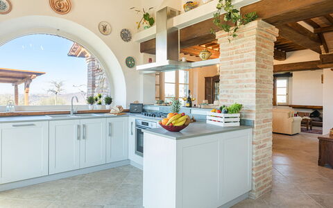 La Villetta di Dante 6: Cocina, Mueble, Diseño De Interiores, Pared, Piso, Mostrador, Techo, Gabinetes, Casa, Suelo