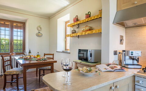 Poggio Medei 10: Mueble, Diseño De Interiores, Piso, Casa, Cocina Y Comedor Mesa, Mesa, Habitación, Cocina, Mostrador, Encendiendo