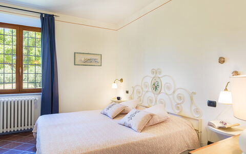 Poggio Medei 10: Mueble, Diseño De Interiores, Piso, Suelo, Habitación, Habitación, Mesa, Casa, Cama, Techo