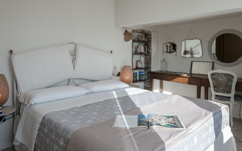 Arcimboldo House 2+2: Mueble, Cama, Habitación, Diseño De Interiores, Lecho, Sábana, Linos, Madera, Habitación, Textil
