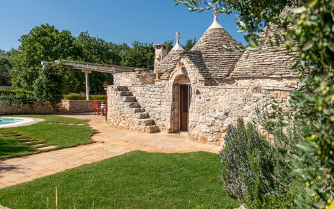 Trulli Littoria 4: Jardín, Paisajismo, Césped, Yarda, Patio Interior, Losa, Hacienda, Hazme, Villa, Hazme