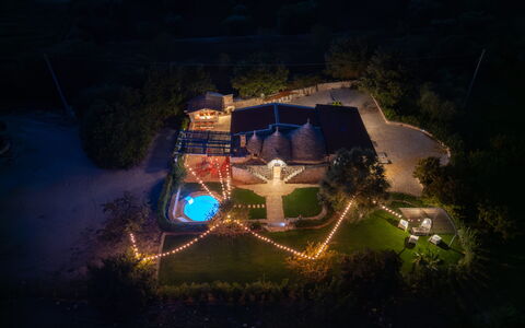 Trulli Littoria 4: Noche, Paisaje, Jardín, Ocio, Medianoche, La Iluminación Del Paisaje, Iluminación De Seguridad, Noche, Yarda, Patio Interior