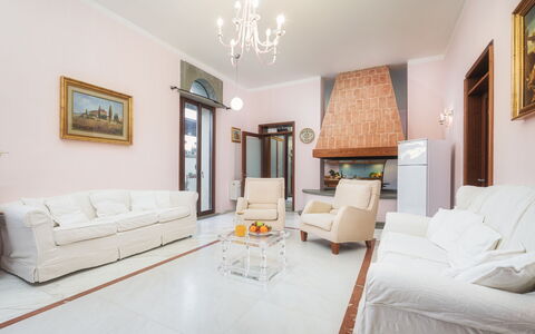 Villa Croci 12: Mueble, Diseño De Interiores, Piso, Suelo, Sofá, Sala, Techo, Habitación, Encendiendo, Mesa