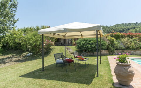 Casale al Doglio 6+1: Pabellón, Kiosko, Jardín, Sombra, Pabellón, Estructura Al Aire Libre, Mueble Para Exteriores, Paraguas, Patio Interior, Paisajismo
