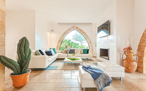 Villa Manco 12: Mueble, Diseño De Interiores, Piso, Sofá, Suelo, Sala, Techo, Habitación, Silla
